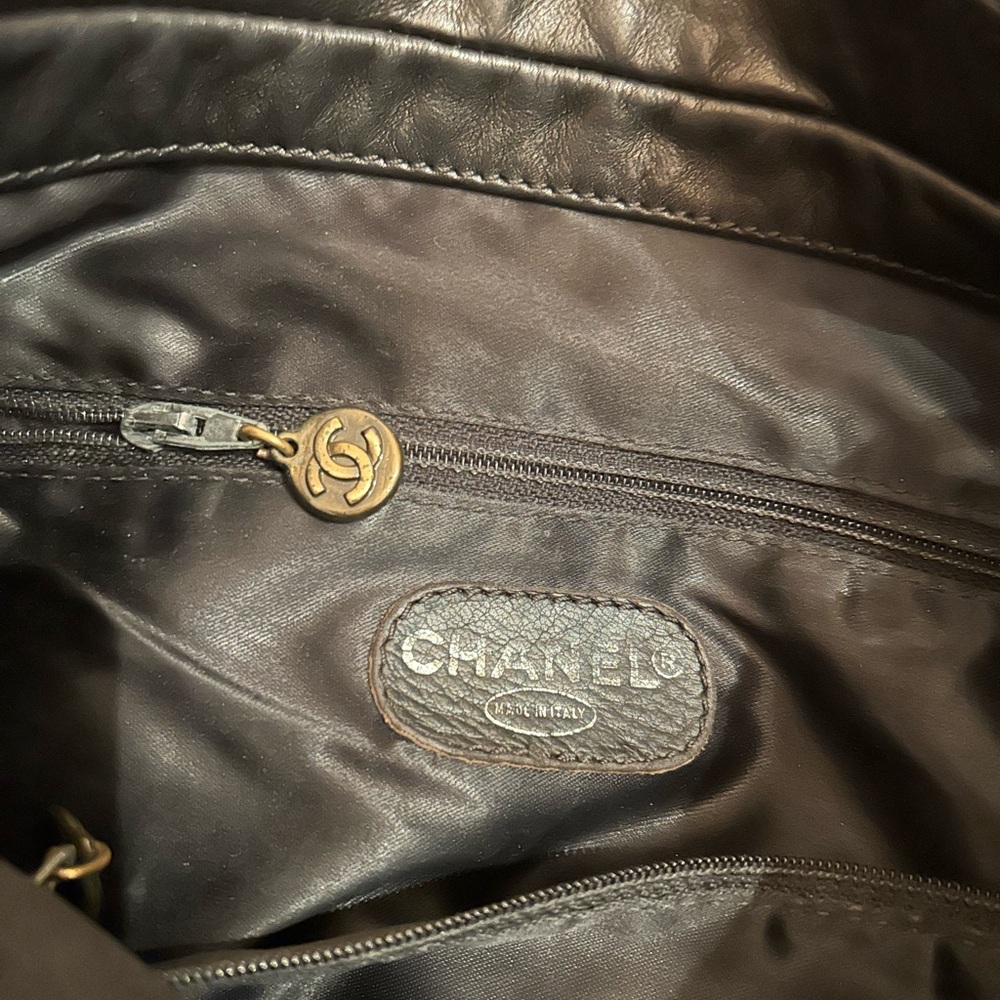 CHANEL Black Leather Shoulder Bag with Tassel - Picture 10 of 13